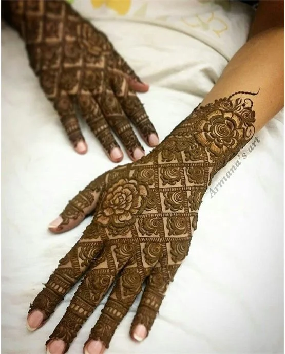 Classy Tassel Finish Using Simple Full Hand Mehndi Design Classy Tassel Finish Using Simple Full Hand Mehndi Design